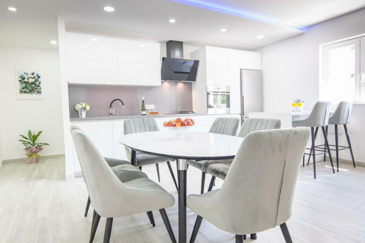 Apartmani Zora Makarska Exterior foto